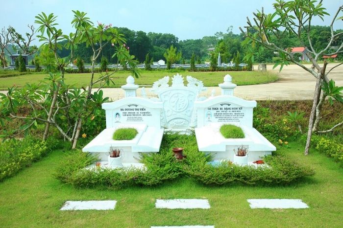 mo-thay-mo-ma-danh-con-gi-6-1 Nằm mơ mồ mả nở hoa mang đến một điềm báo vô cùng tốt đẹp